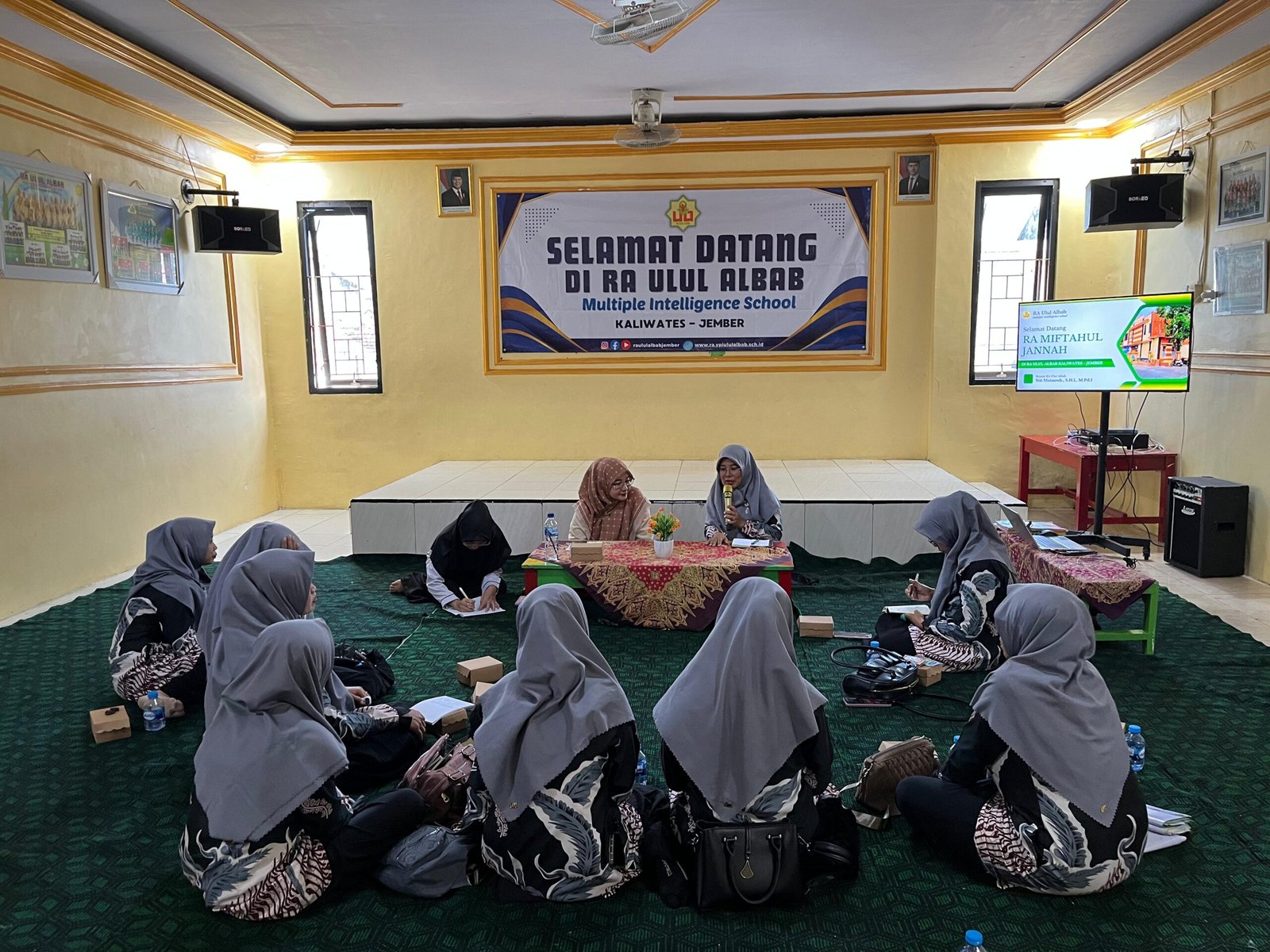 Read more about the article Belajar Bersama Lewat Studi Tiru: RA Miftahul Jannah Gading Sambangi RA Ulul Albab