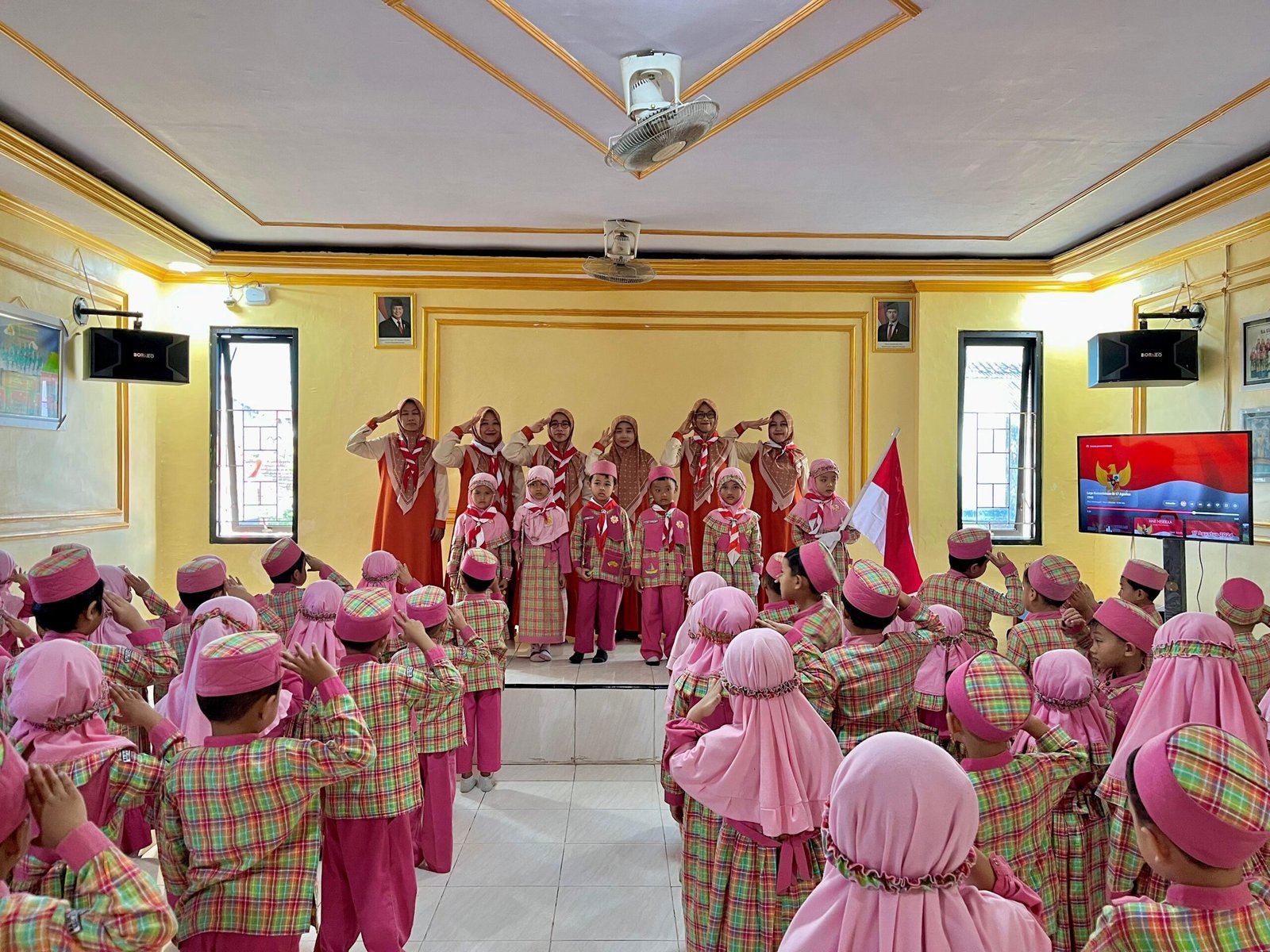 Read more about the article Penuh Semangat Nasionalisme, RA Ulul Albab Gelar Upacara HUT RI ke-80