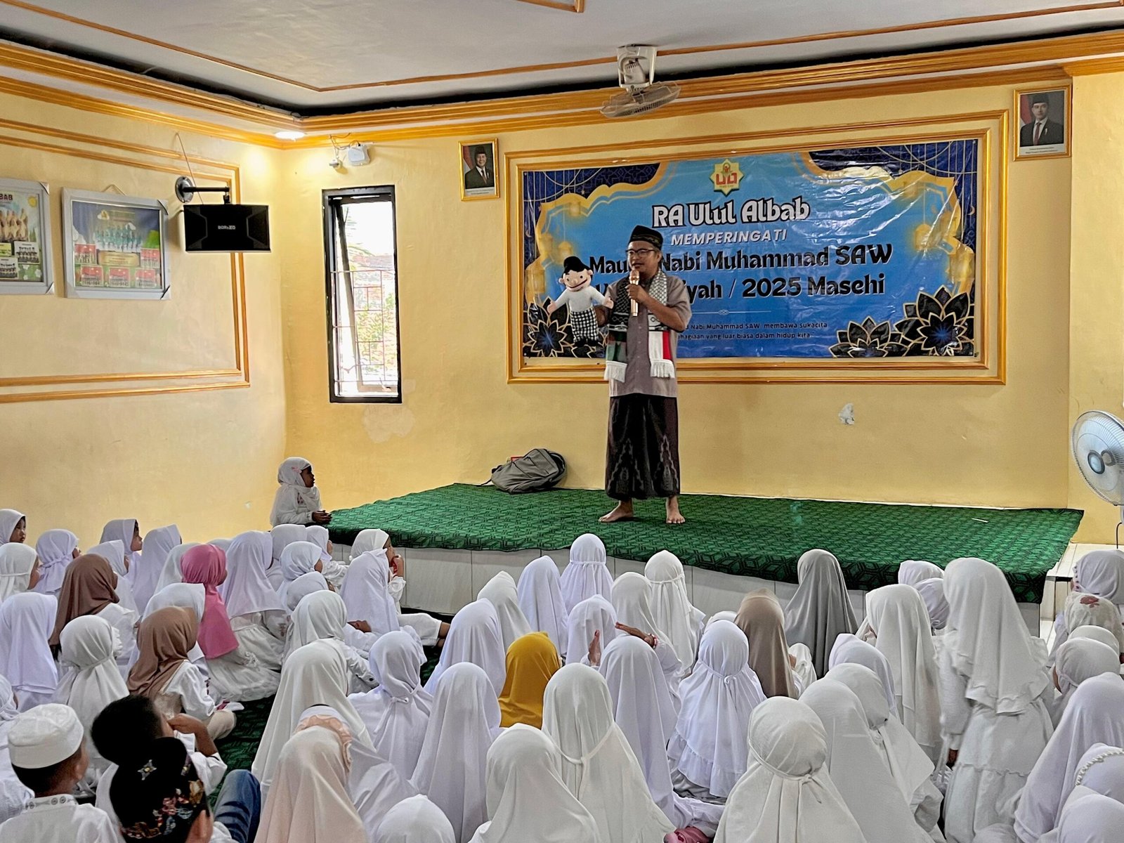 Read more about the article Cerita Anak Sholeh Warnai Maulid Nabi Muhammad SAW 2025 di RA Ulul Albab