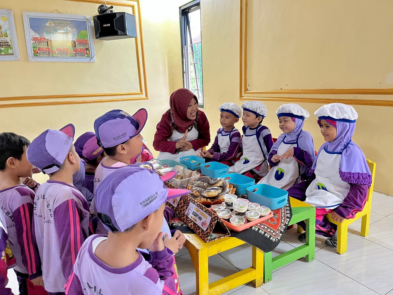 Read more about the article Ceria Berwirausaha Sejak Dini di Kantin Kids RA Ulul Albab