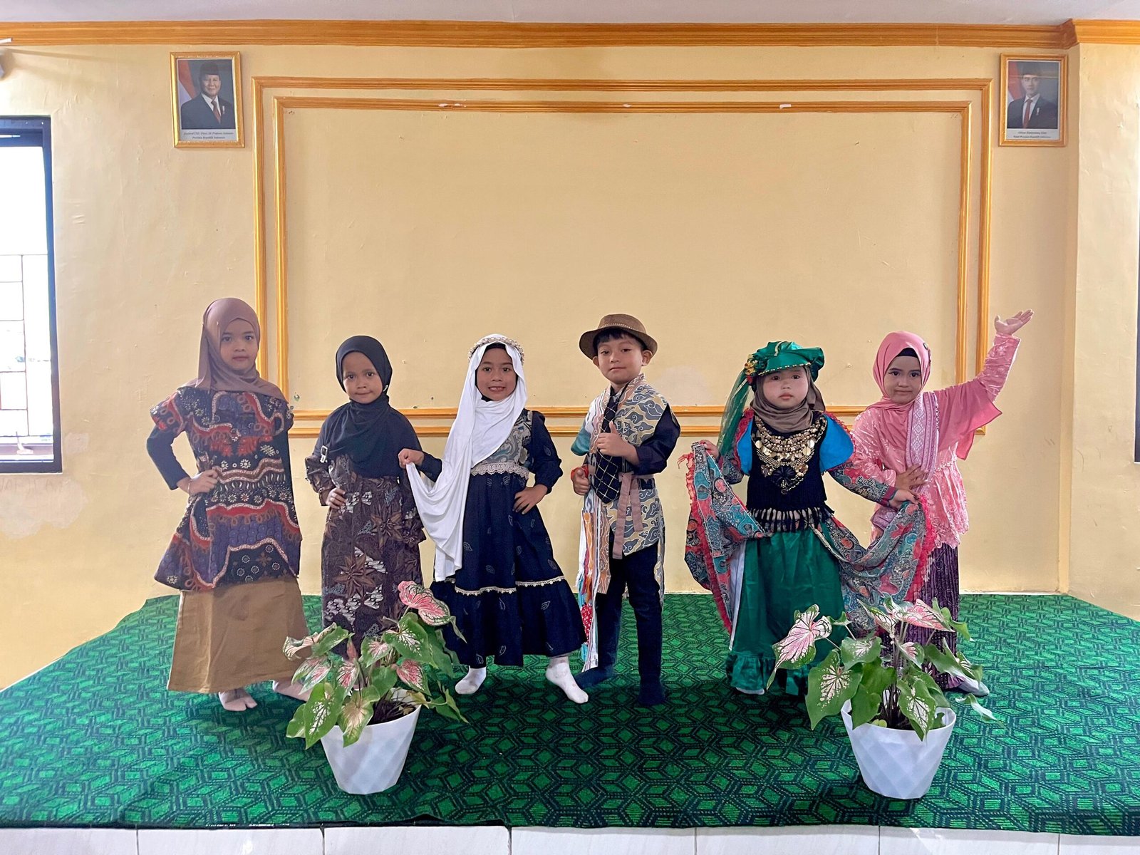 Read more about the article Fashion Show Batik Warnai Peringatan Hari Batik Nasional di RA Ulul Albab