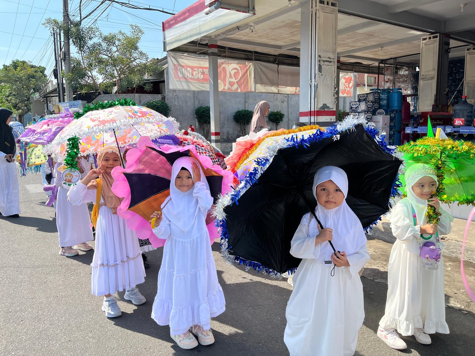 Read more about the article Parade Payung Hias Meriahkan Hari Santri 2025 RA Ulul Albab