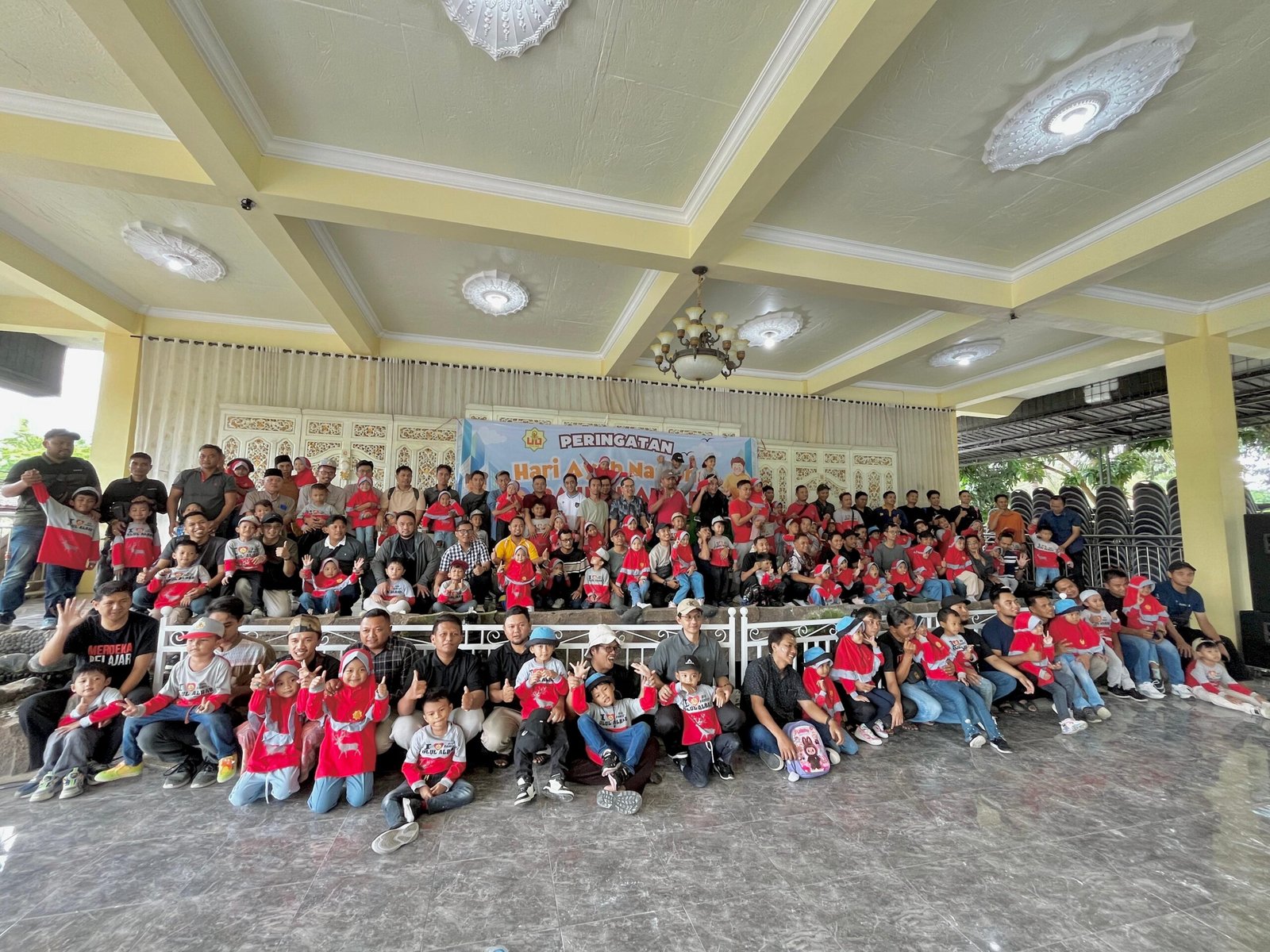 Read more about the article Satu Hari Bersama Ayah, Menjalin Cinta Lewat Tawa: RA Ulul Albab Ciptakan Kenangan Manis di Hari Ayah Nasional 2025