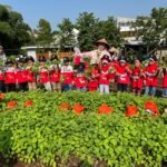 Kegiatan Menanam dan Menyiram Sayur Hari Kedua RA Ulul Albab: Belajar Langsung dari Alam