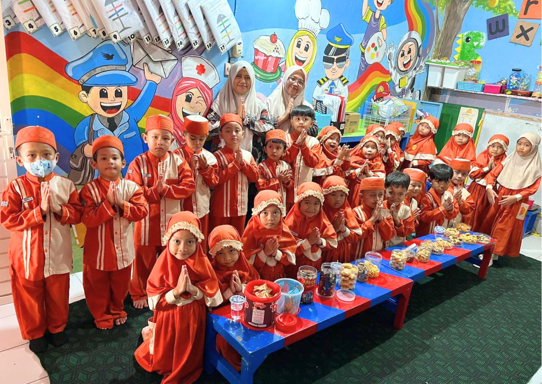 Read more about the article Bertamu Antar Kelas Momentum Lebaran, RA Ulul Albab Tanamkan Nilai Silaturahmi